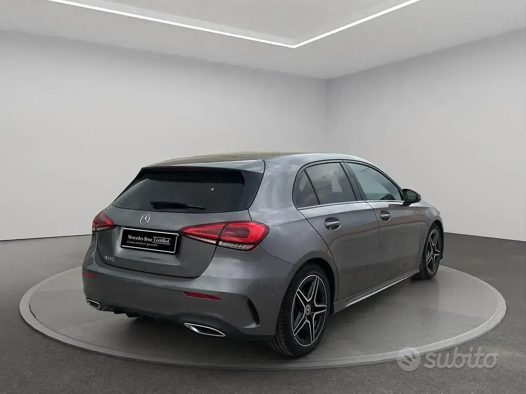 Gebraucht Mercedes A160 Premium 109 PS (80 kW) 2022 Grau Limousine