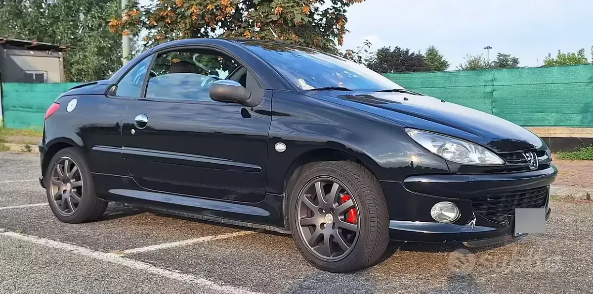Usata Peugeot 206 CC 109 CV (80 kW) 2003 Nero Cabrio