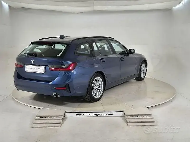 Usata BMW 320e 190 CV (139 kW) 2022 Blu Station wagon