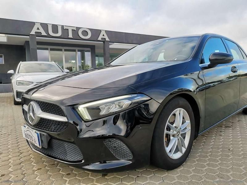 Usata Mercedes A180 Business 116 CV (85 kW) 2020 Nero Berlina