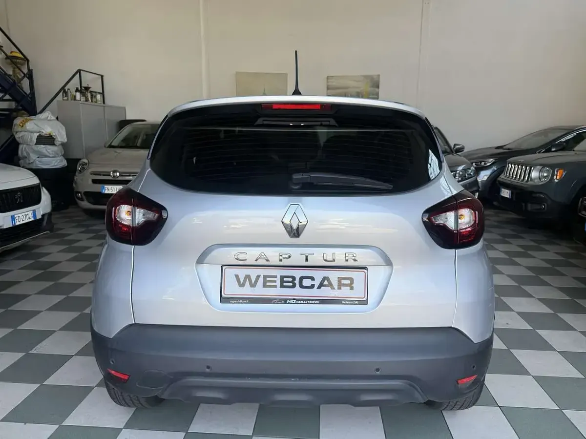 Usata Renault Captur 90 CV (66 kW) 2018 Grigio SUV