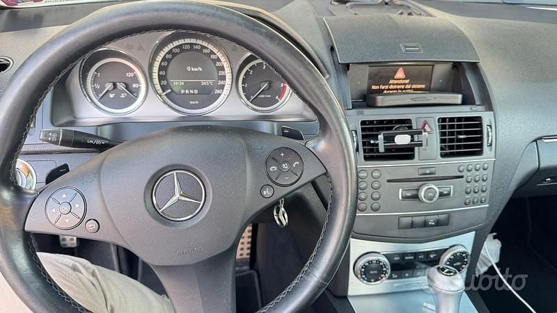Usata Mercedes C220 Avantgarde 170 CV (125 kW) 2010 Bianco Berlina