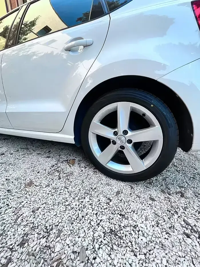 Usata VW Polo Comfortline 75 CV (55 kW) 2010 Bianco Utilitaria