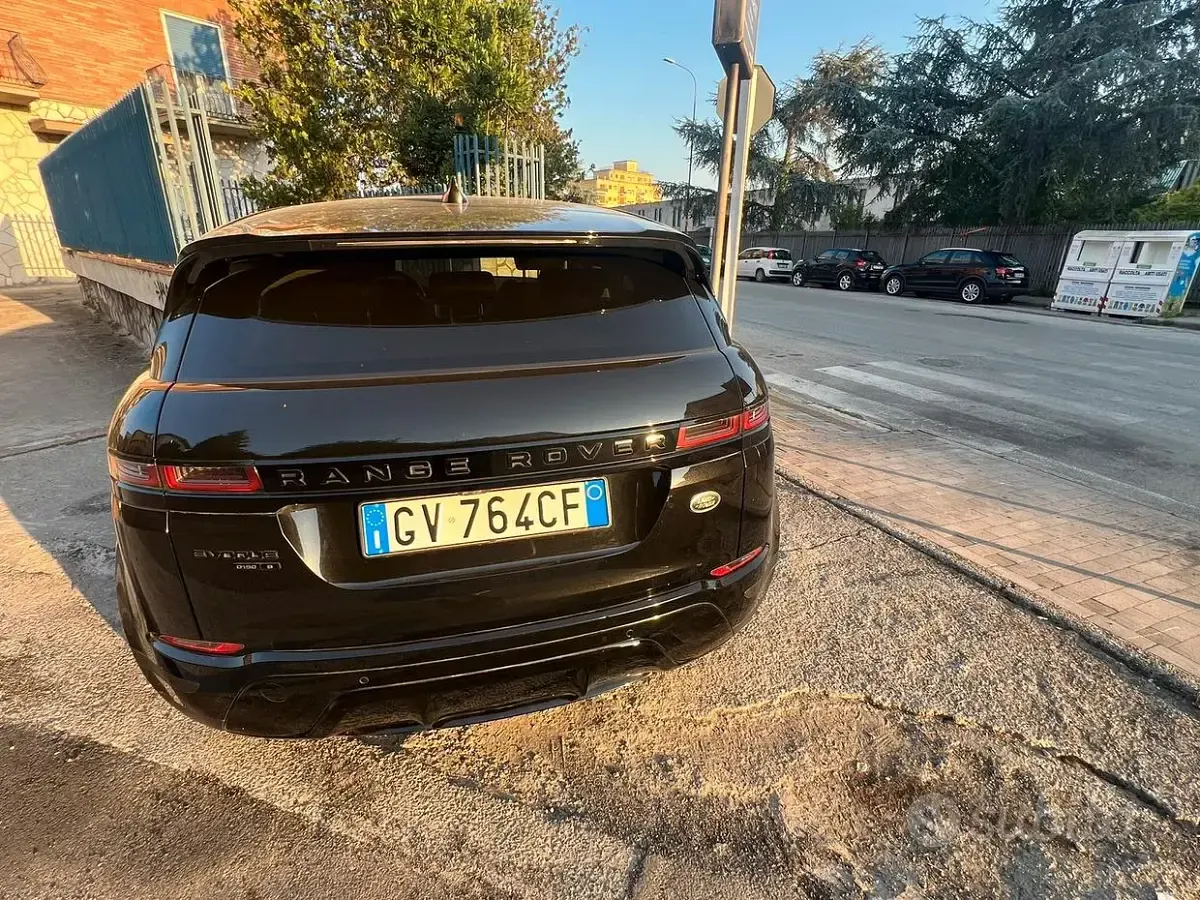 Usata Land Rover Range Rover 150 CV (110 kW) 2024 Nero SUV
