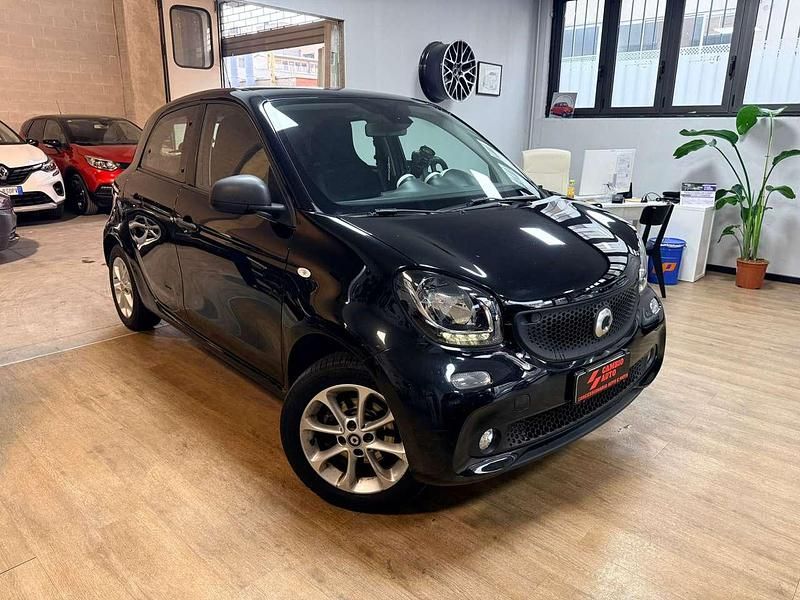Usata Smart ForFour Passion 71 CV (52 kW) 2016 Nero Utilitaria