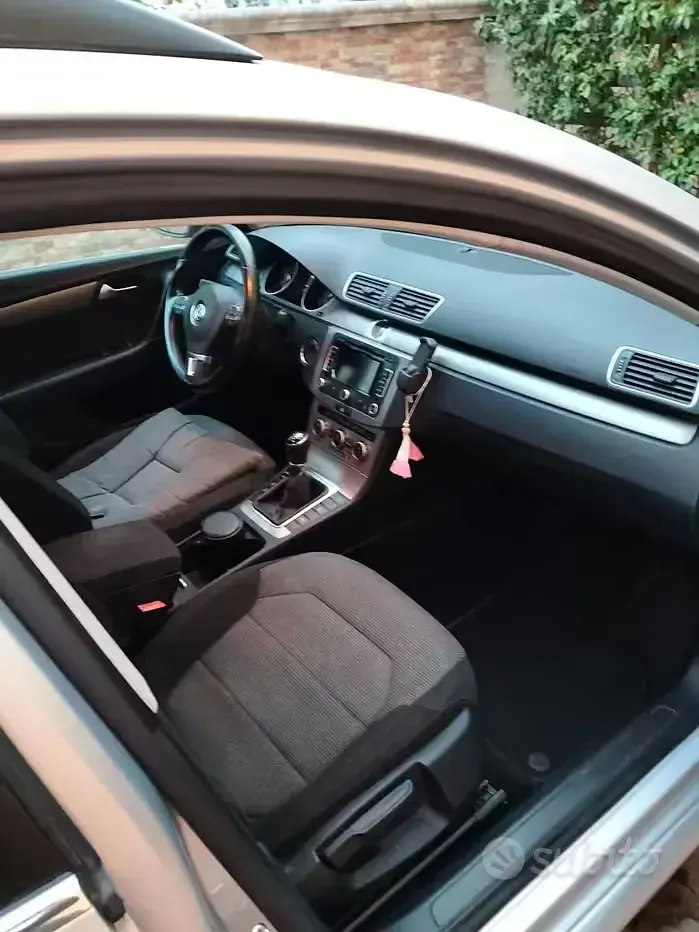Usata VW Passat 105 CV (77 kW) 2013 Grigio Station wagon