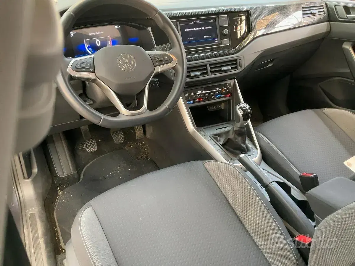 Usata VW Polo Life 95 CV (69 kW) 2024 Grigio Utilitaria