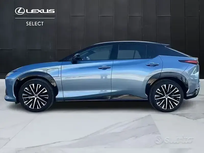 Usata Lexus RZ 450e 230 kW (313 CV) 2023 Bluazzurro SUV