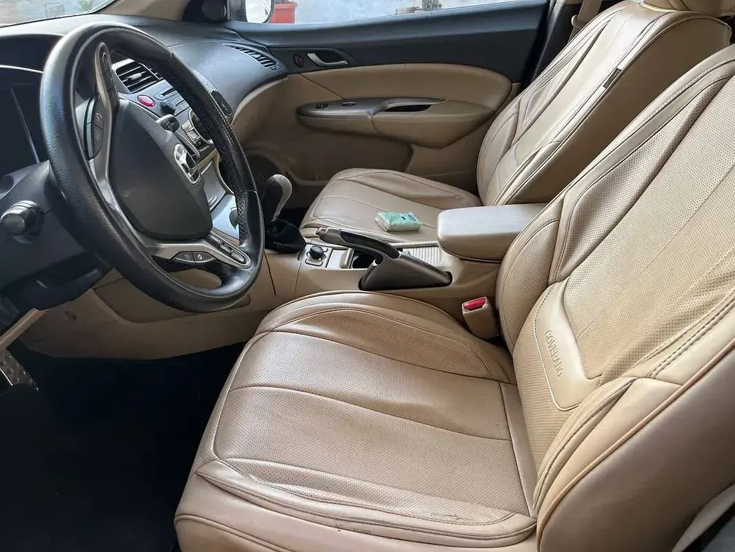 Usata Honda Civic Elegance 140 CV (102 kW) 2006 Bronzo Berlina