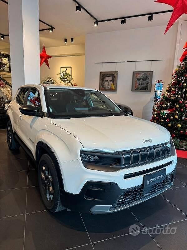 Usata Jeep Avenger Longitude 100 CV (73 kW) 2023 Bianco SUV
