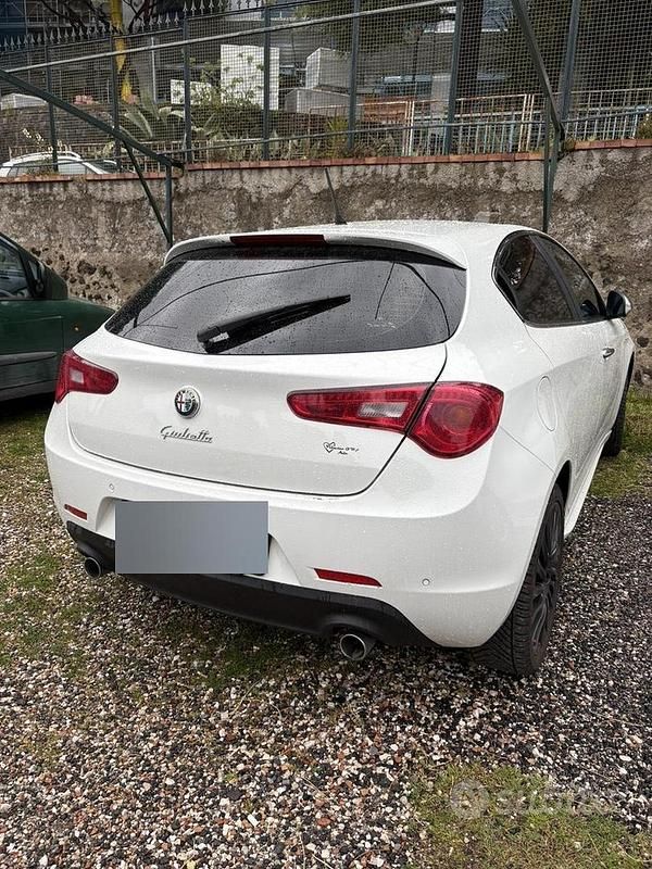 Usata Alfa Romeo Giulietta 2011 Bianco Utilitaria