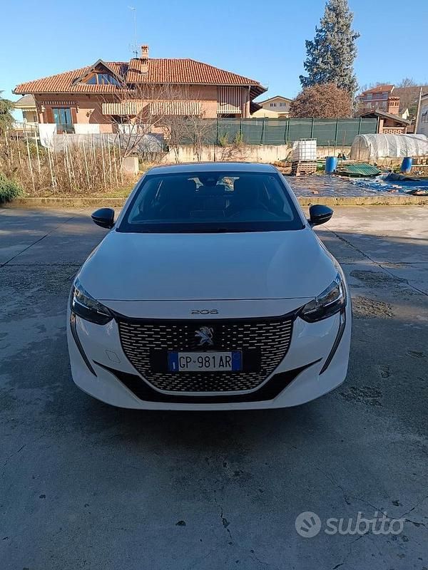 Usata Peugeot 208 100 kW (136 CV) 2023 Bianco Utilitaria