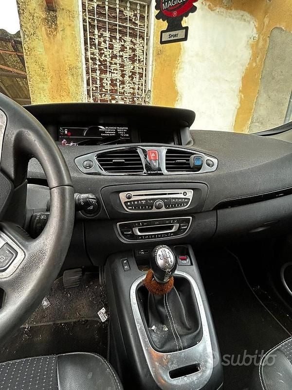 Usata Renault Scénic III Dynamique 110 CV (80 kW) 2012 Nero Monovolume