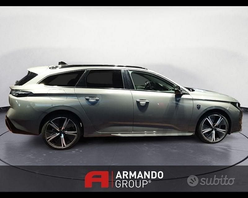 Usado Peugeot 308 GT 131 CV (96 kW) 2024 Gris Familiar