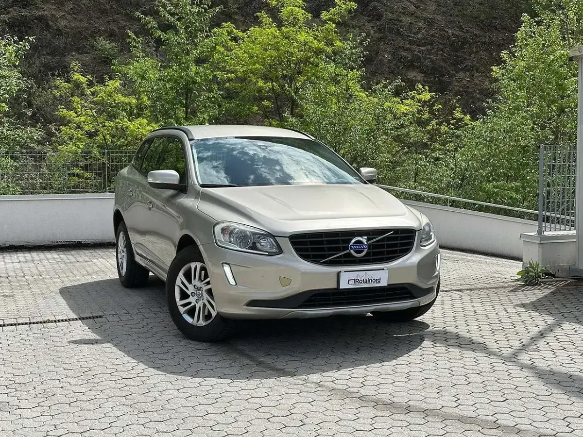 Usata Volvo XC60 150 CV (110 kW) 2016 Beige SUV