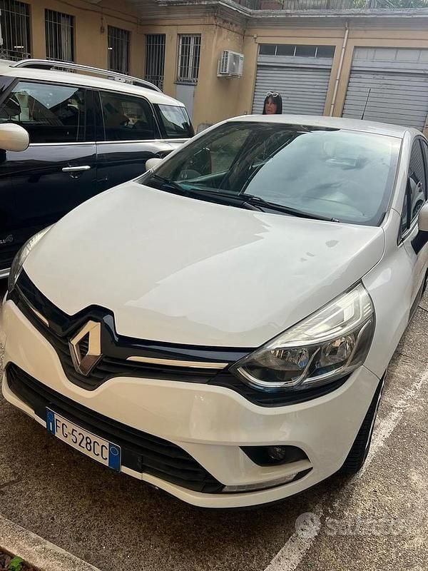 Bianco Usata 2016 Renault Clio IV Utilitaria | 6300 € (Buon prezzo) - Immagine 1/4