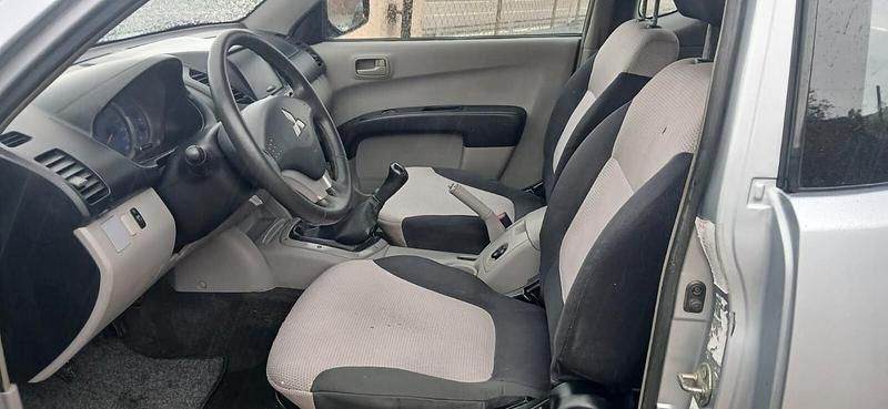 Usata Mitsubishi L200 136 CV (100 kW) 2006 Argento Pick-up