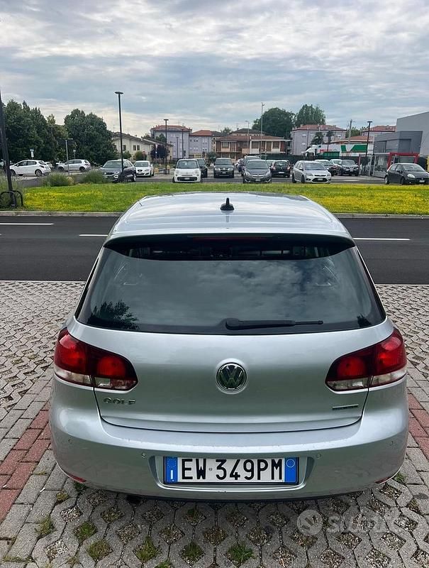 Usata VW Golf VI 105 CV (77 kW) 2011 Grigio Utilitaria