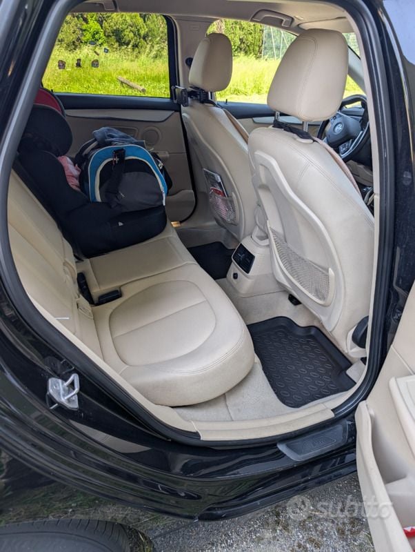 Usata BMW 216 Active Tourer Luxury Line 116 CV (85 kW) 2015 Nero Monovolume