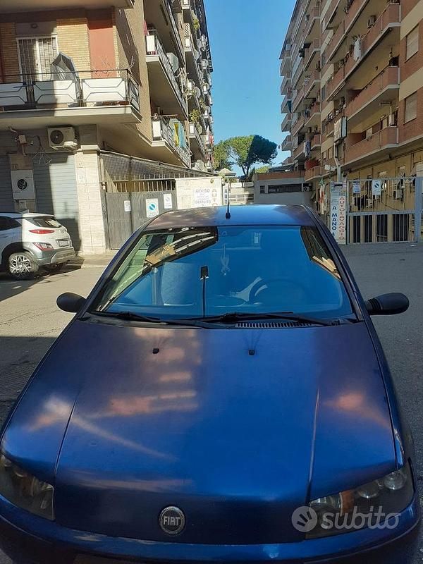 Usata Fiat Punto 60 CV (44 kW) 2002 Blu Berlina