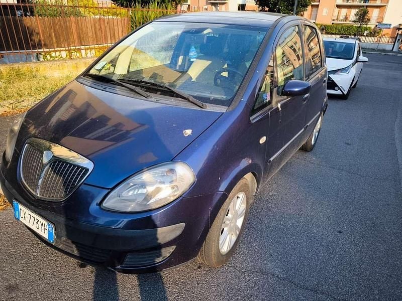 Usata Lancia Musa 101 CV (74 kW) 2005 Blu Monovolume