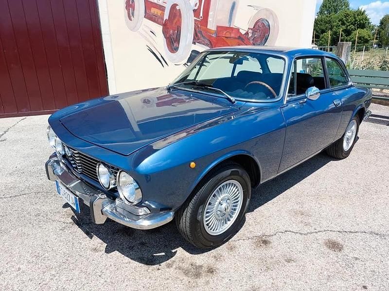 Usata Alfa Romeo 2000 Veloce 131 CV (96 kW) 1973 Blu Coupé