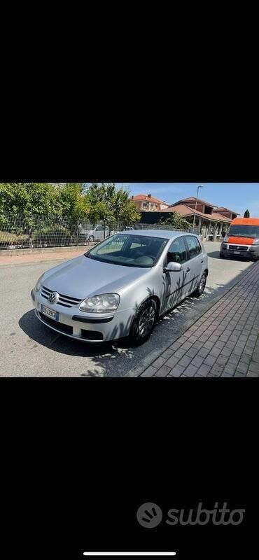 Usado VW Golf V 116 CV (85 kW) 2007 Gris Berlina