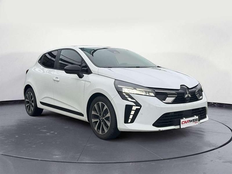 Usata Mitsubishi Colt Invite 91 CV (66 kW) 2024 Artic white Utilitaria