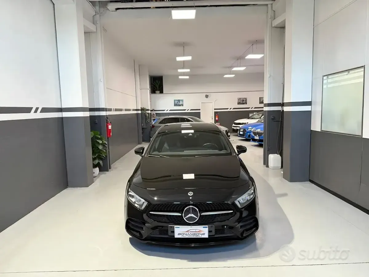 Usata Mercedes A180 Premium 116 CV (85 kW) 2021 Nero Berlina