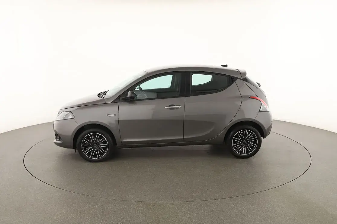 Usata Lancia Ypsilon Gold 71 CV (52 kW) 2022 Grigio Utilitaria