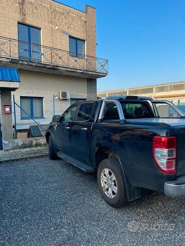 Usata Ford Ranger 213 CV (156 kW) 2023 Nero Pick-up