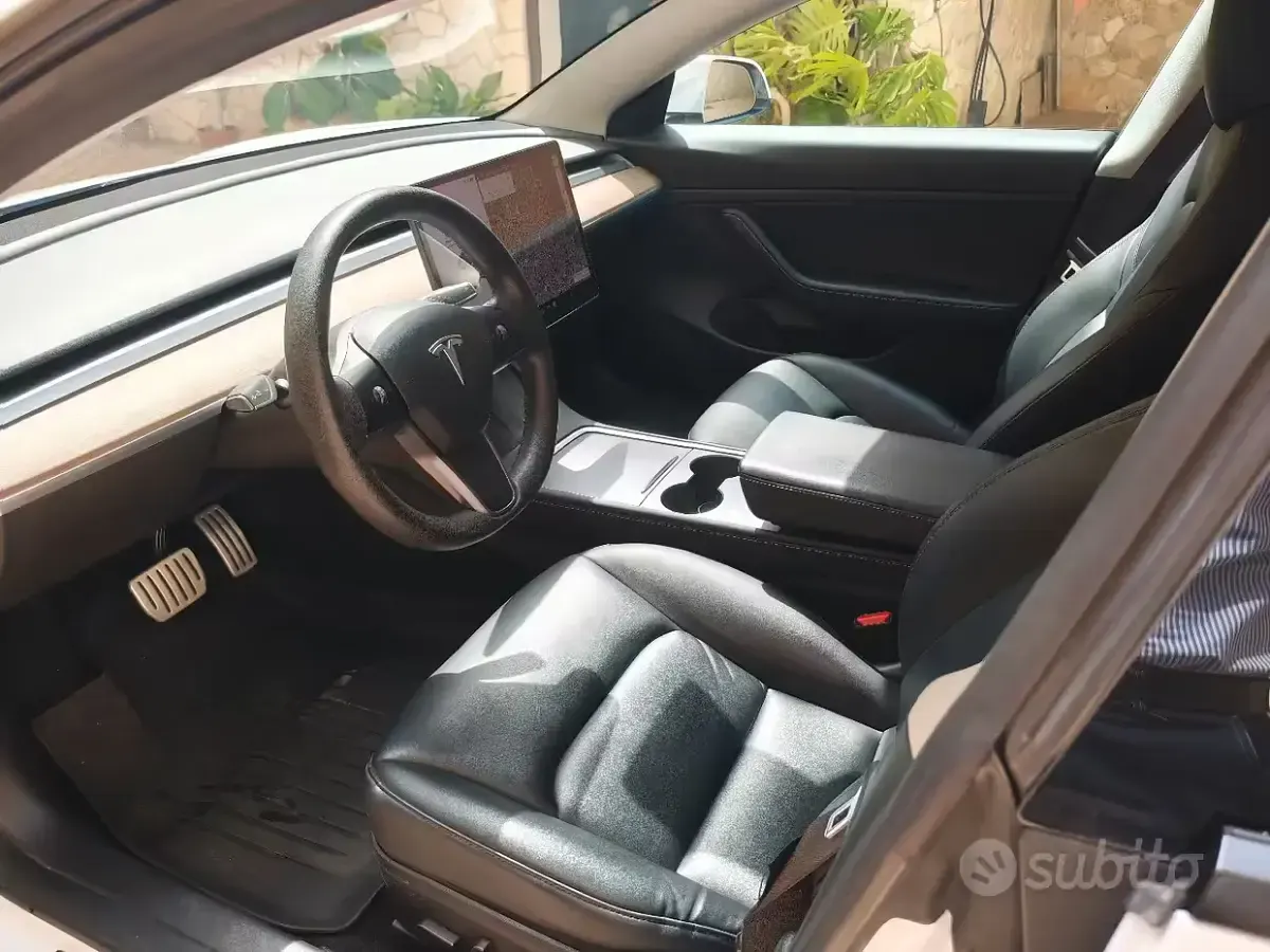 Begagnad Tesla Model 3 Performance 461 kW (627 HK) 2021 Vit Sedan