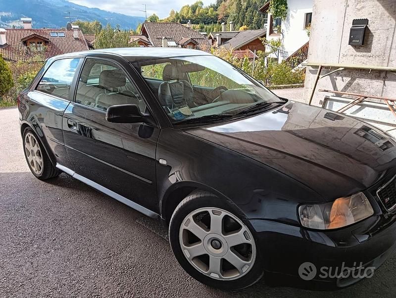Usata Audi S3 225 CV (165 kW) 2002 Nero Utilitaria