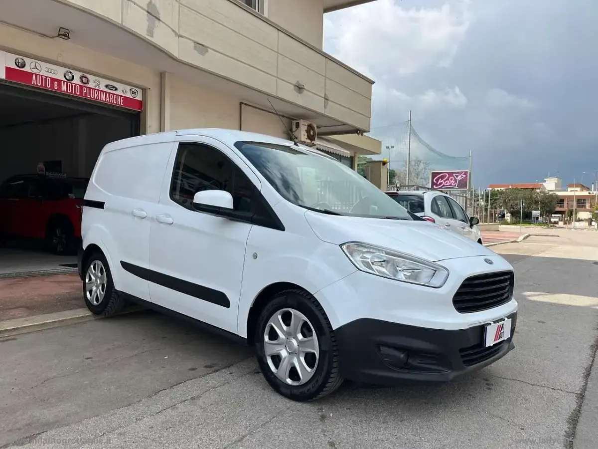 Usata Ford Transit Trend 76 CV (55 kW) 2017 Bianco Furgone
