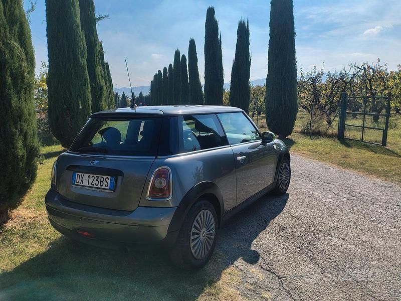 Usata Mini ONE 63 CV (46 kW) 2009 Grigio Utilitaria