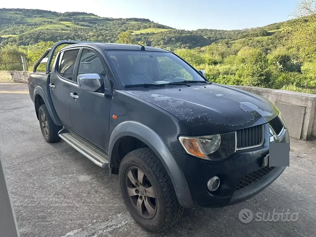 Usata Mitsubishi L200 136 CV (100 kW) 2006 Nero Pick-up