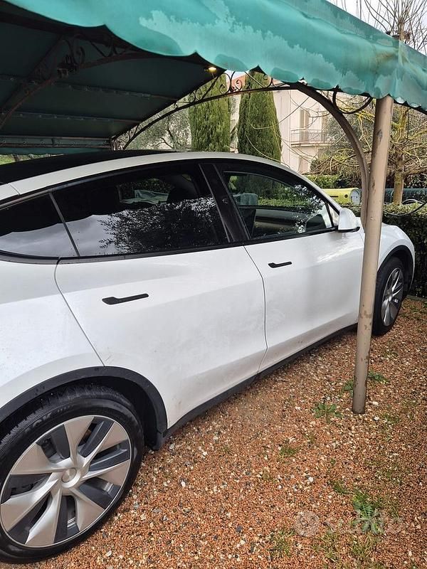 Usata Tesla Model Y RWD 219 kW (299 CV) 2022 Bianco SUV