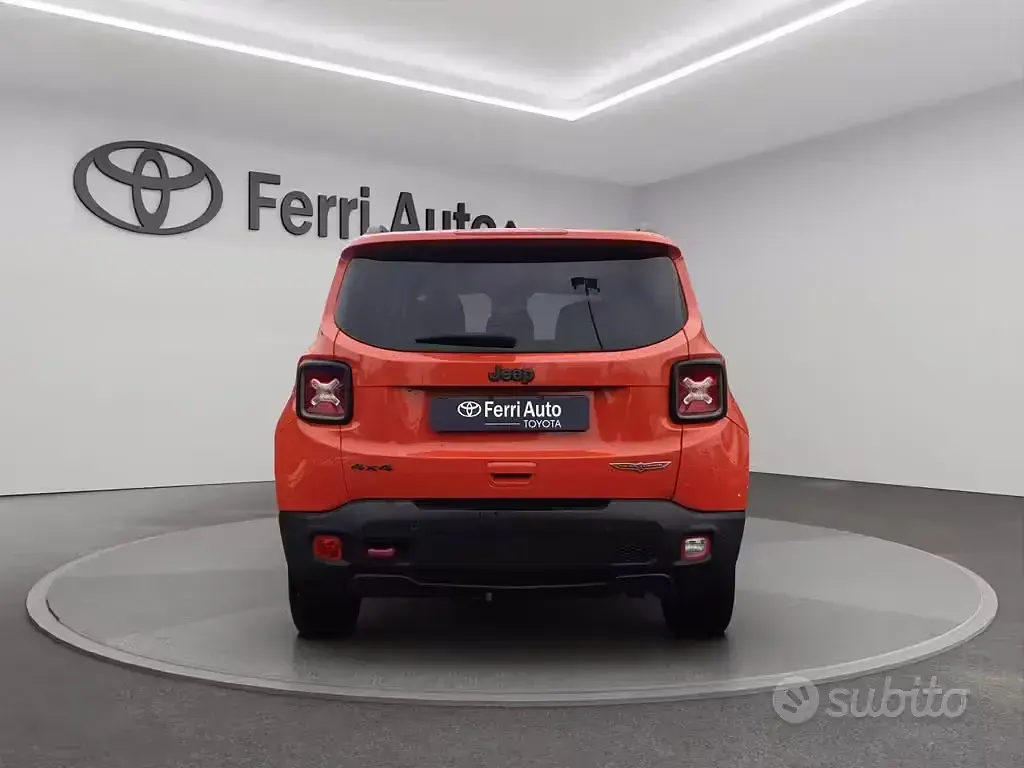 Usata Jeep Renegade Trailhawk 170 CV (125 kW) 2018 Rosso SUV