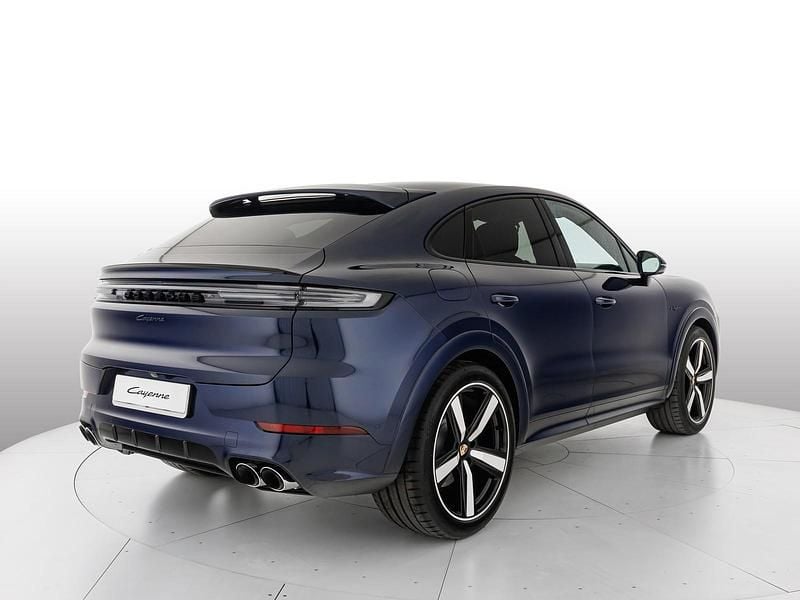 Nuova Porsche Cayenne 2026 Blu algarve metallizzato SUV