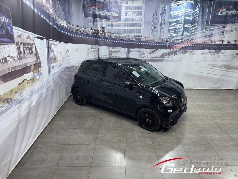 Usata Smart ForFour Superpassion 71 CV (52 kW) 2019 Nero(met.) Utilitaria