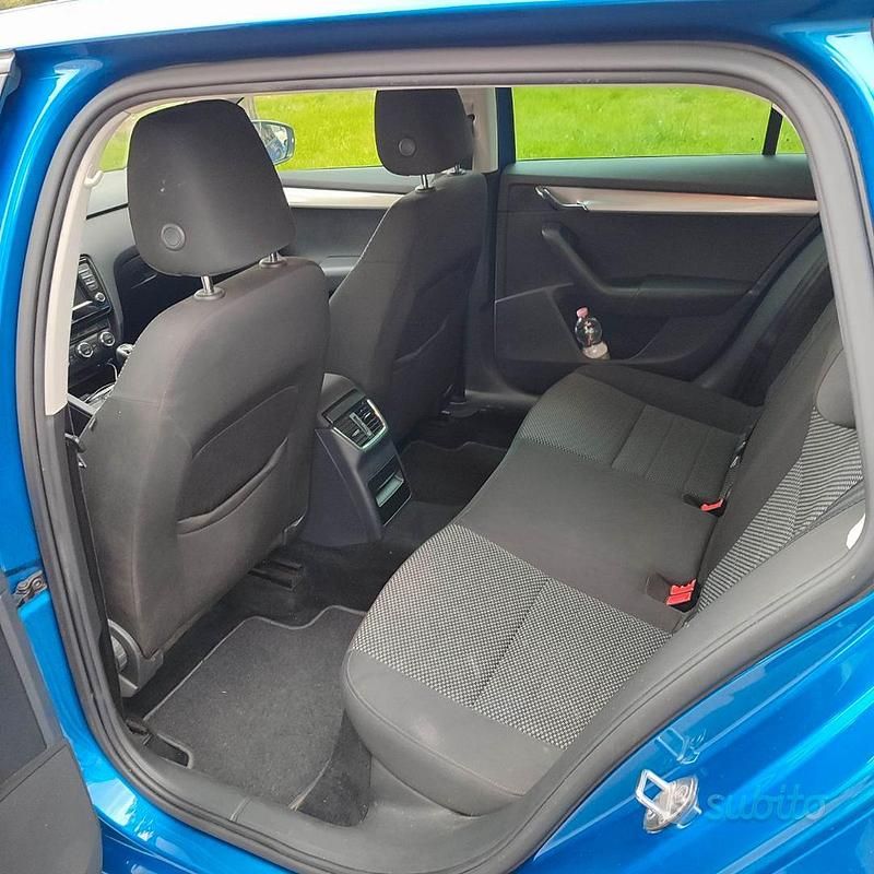 Usata Skoda Octavia G-TEC 110 CV (80 kW) 2016 Blu Station wagon