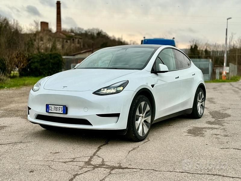 Bianco Usata 2022 Tesla Model Y RWD SUV | 27.500 € (Ottimo prezzo) - Immagine 1/4