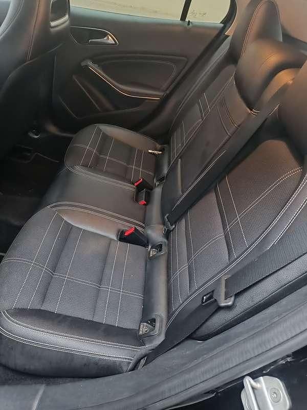 Usata Mercedes GLA200 150 CV (110 kW) 2015 Nero SUV