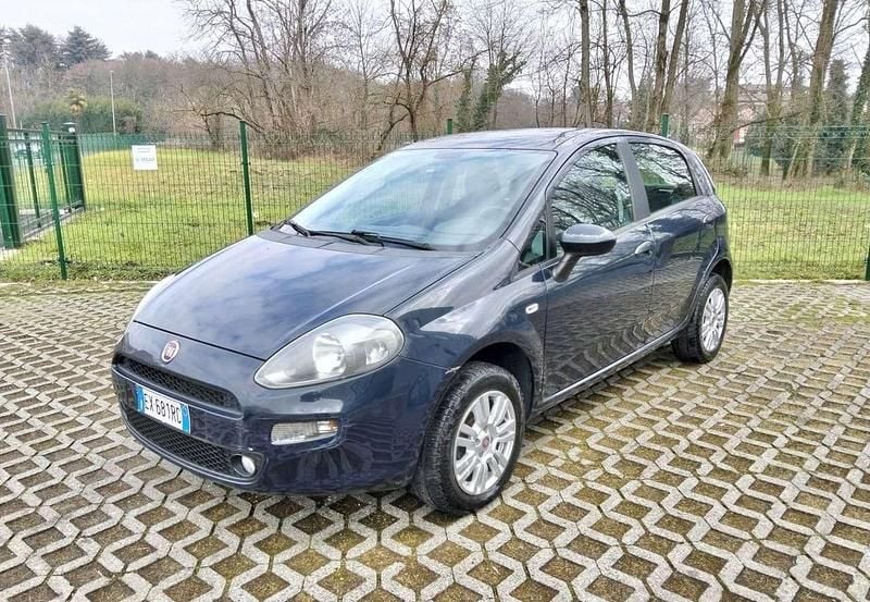 Usata Fiat Punto 69 CV (50 kW) 2014 Blu Berlina
