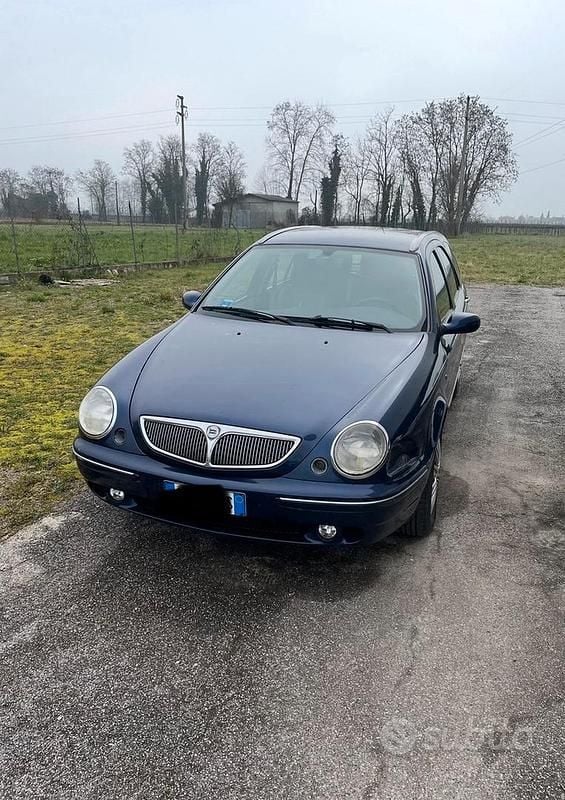 Usata Lancia Lybra 116 CV (85 kW) 2003 Blu Station wagon