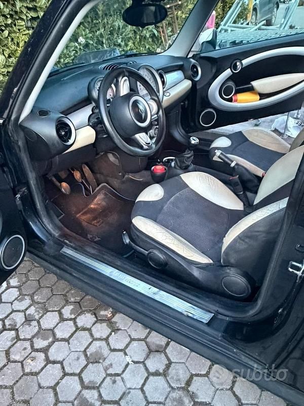 Usata Mini Cooper D 109 CV (80 kW) 2007 Utilitaria