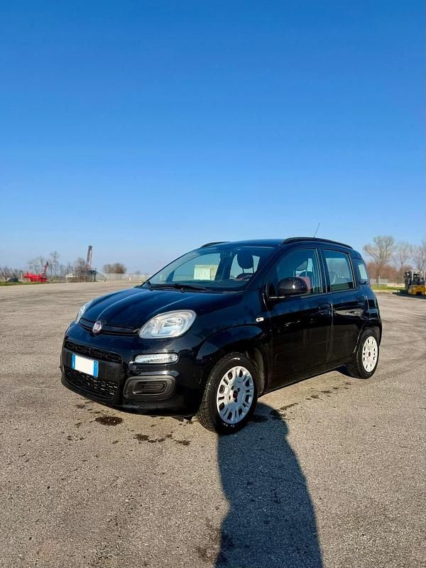 Usata Fiat Panda Lounge 75 CV (55 kW) 2014 Nero Utilitaria