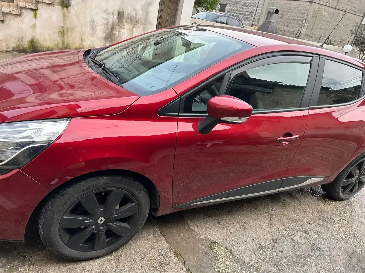 Usata Renault Clio 90 CV (66 kW) 2019 Rosso Utilitaria