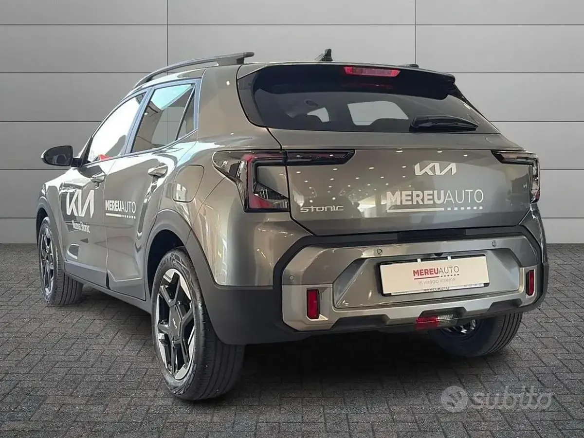 Nuova Kia Stonic GT-Line 116 CV (85 kW) 2025 Grigio SUV