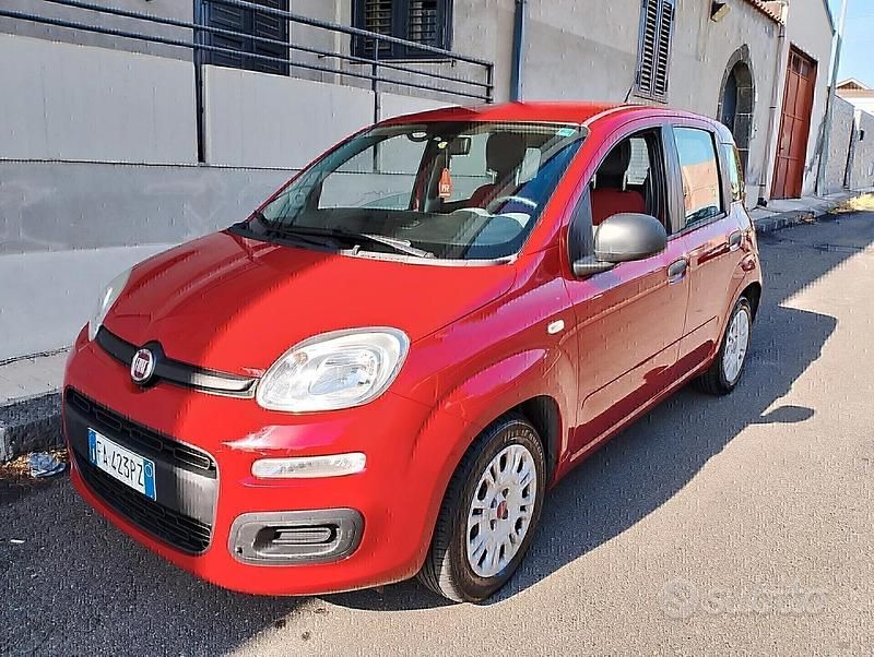 Usata Fiat Panda 69 CV (50 kW) 2015 Rosso Utilitaria